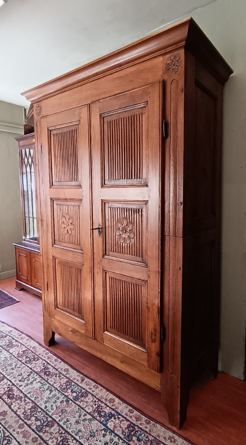 Italian late 18th early 19th C Walnut Wardrobe (12).jpg